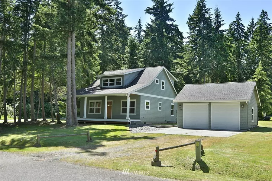 1265 Dines Point RD, Greenbank, WA 98253