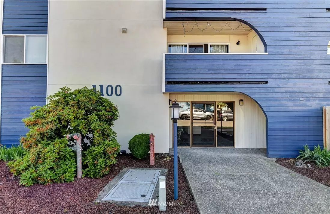 Renton, WA 98056,1100 Harrington AVE NE #105