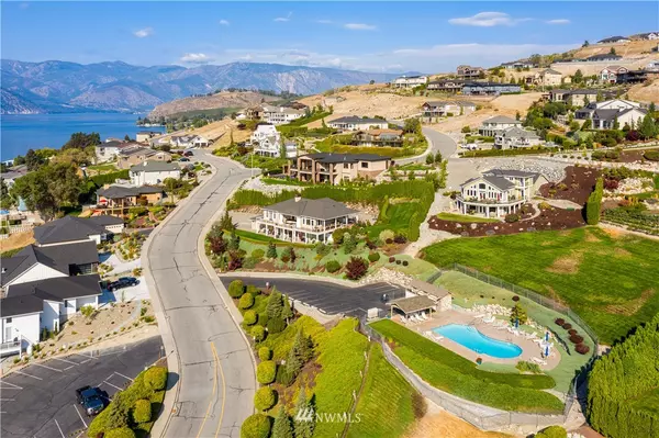 112 Crystal Crest DR, Chelan, WA 98816