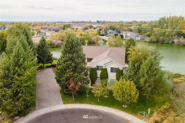 506 S Sandalwood PL, Moses Lake, WA 98837