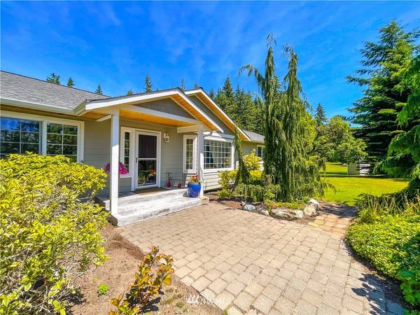 664 Brokaw RD, Camano Island, WA 98282