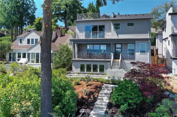 6851 51st AVE NE, Seattle, WA 98115