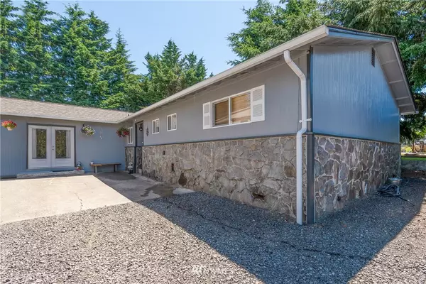 109 Studebaker PL, Castle Rock, WA 98611