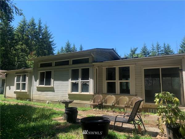 420 E Chelsey LN, Belfair, WA 98528