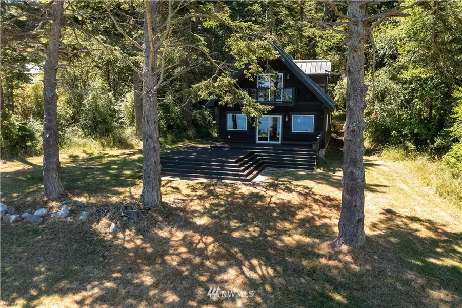 594 Thatcher Pass RD, Decatur Island, WA 98221