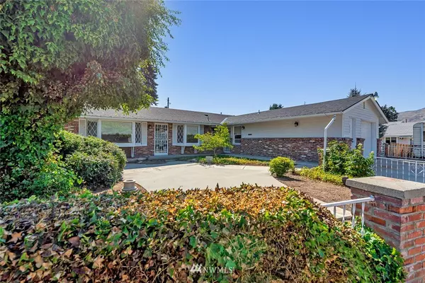 805 Gellatly ST, Wenatchee, WA 98801