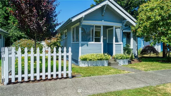 412 D ST, Cosmopolis, WA 98537