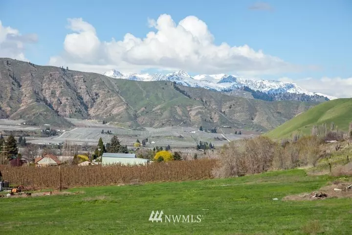 147 Diede Hills LN, Wenatchee, WA 98801