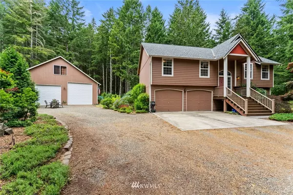 10674 Fairview BLVD SW, Port Orchard, WA 98367