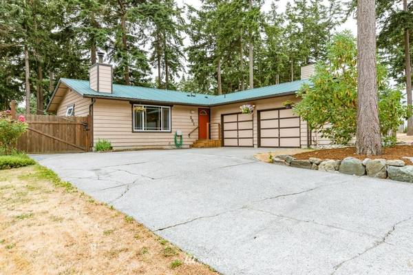 251 NW 7th CT, Oak Harbor, WA 98277