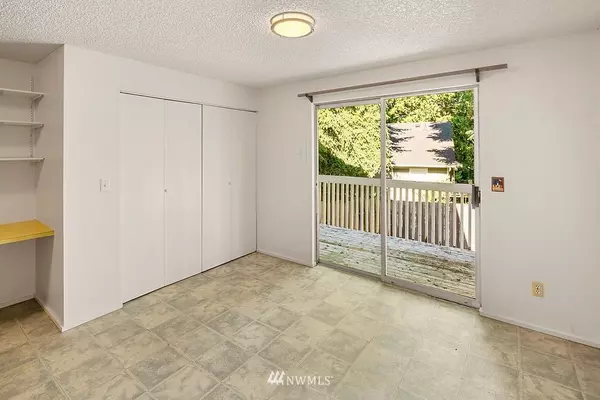 Edmonds, WA 98026,22815 80th PL W