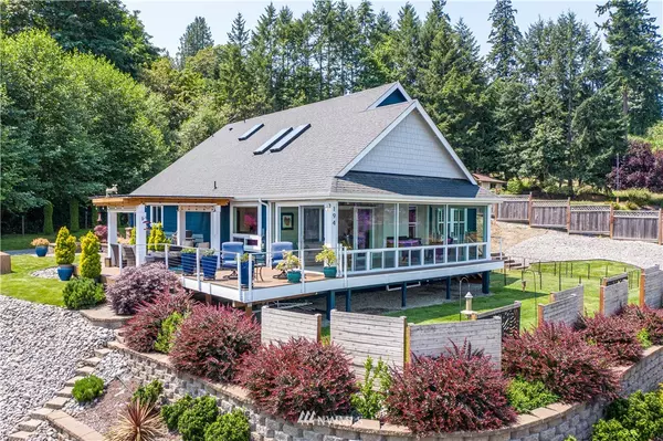 194 Bella Bella DR, Fox Island, WA 98333