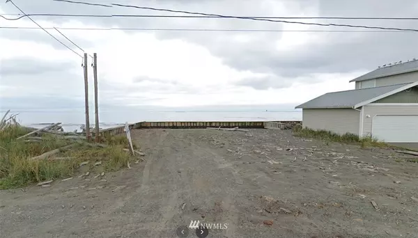 2519 W Beach RD, Oak Harbor, WA 98277