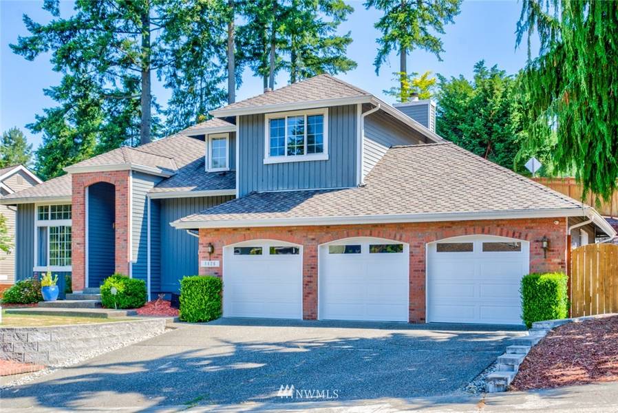 8426 135th AVE SE, Newcastle, WA 98059