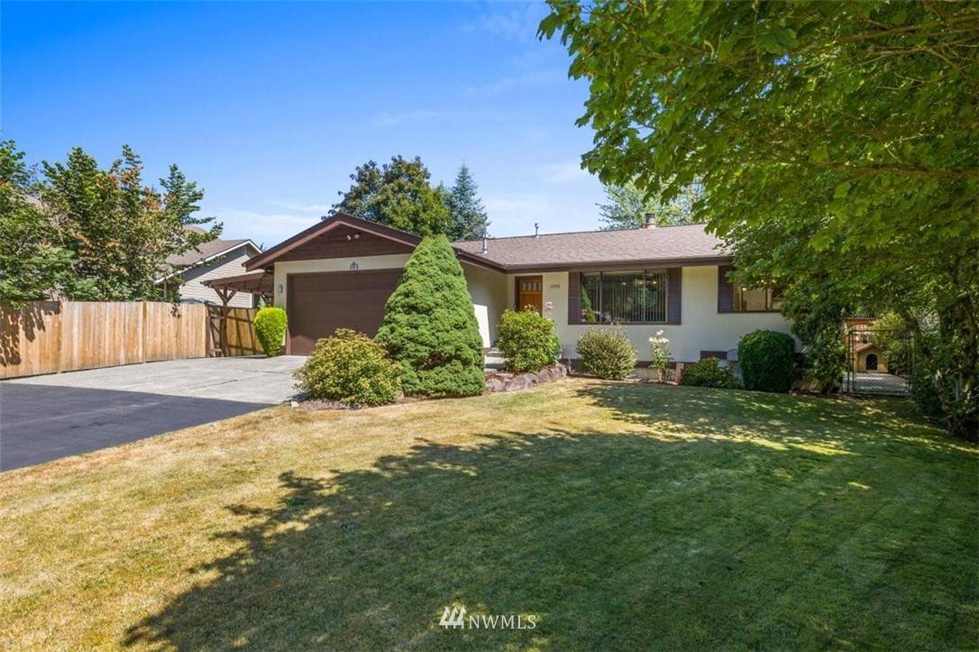 6908 NE 204th ST, Kenmore, WA 98028