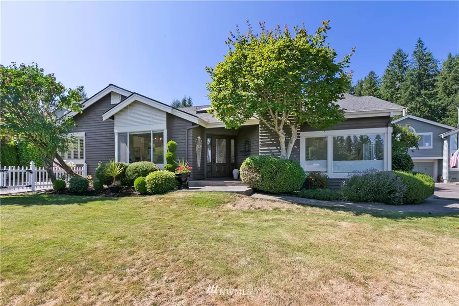 6820 Windlass LN, Gig Harbor, WA 98335