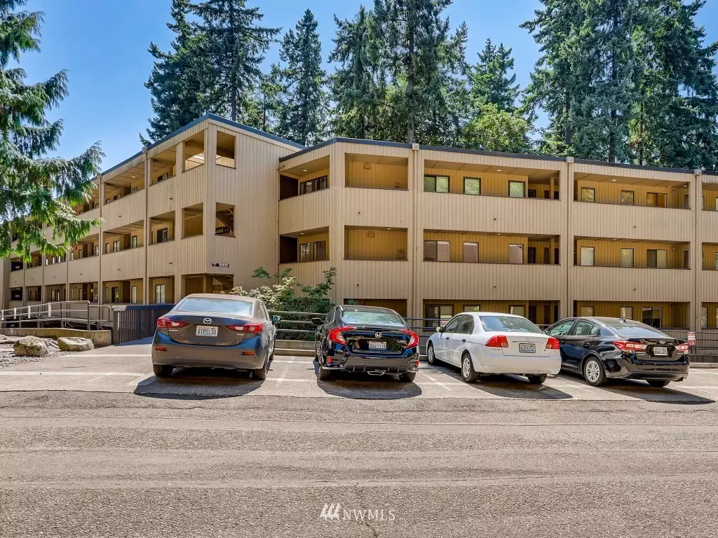 Bellevue, WA 98004,10819 NE 37th PL #228