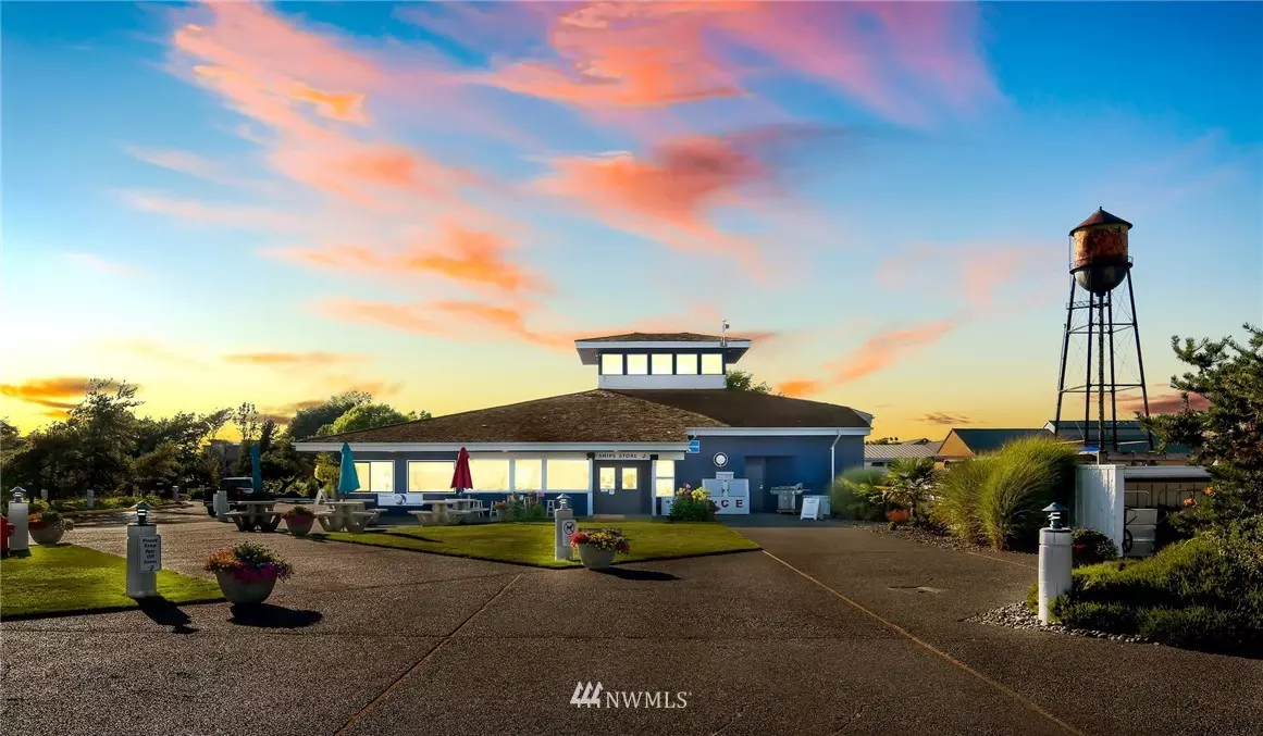 Blaine, WA 98230,9540 Semiahmoo Pkwy #D12