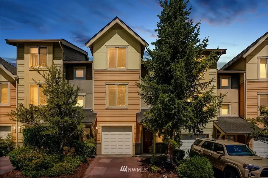 412 NW Pebble LN, Issaquah, WA 98027