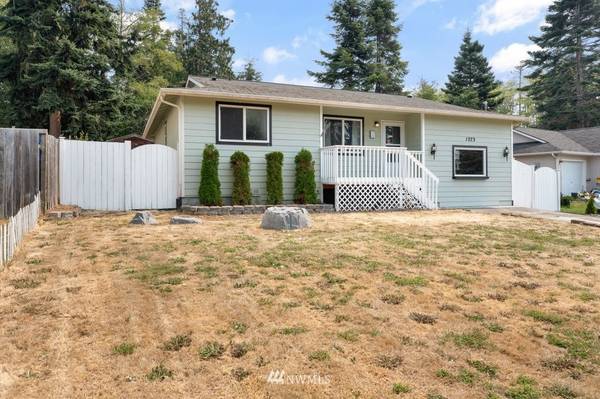 1273 Rickover DR, Coupeville, WA 98239