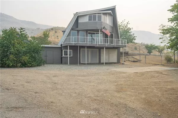 110 Bill Shaw RD, Pateros, WA 98846