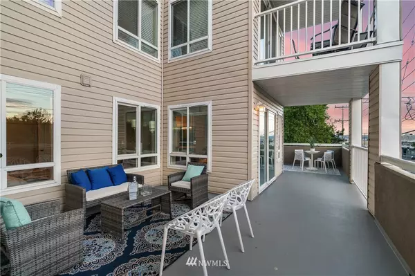 2530 15th AVE W #305, Seattle, WA 98119