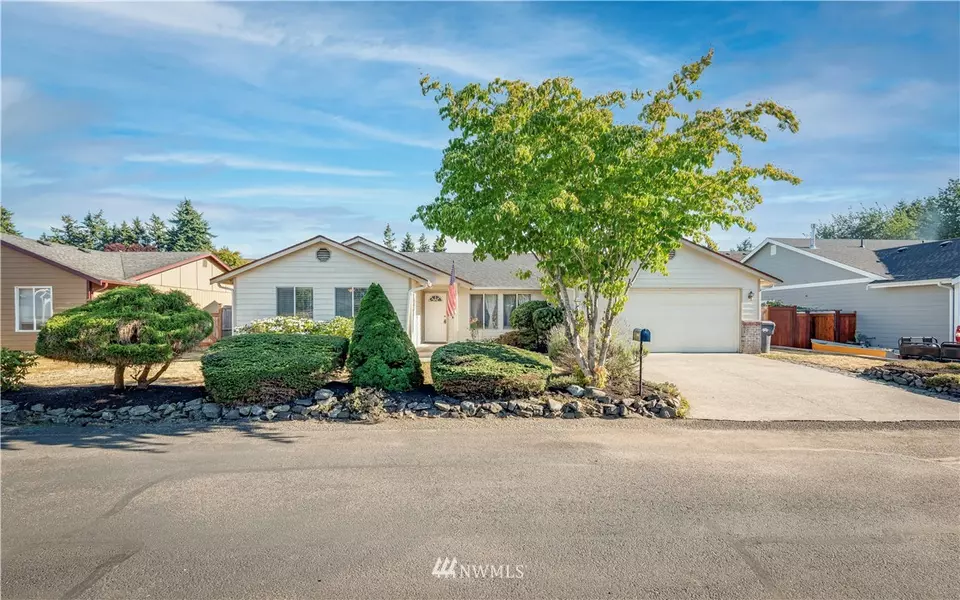 10516 94th ST SW, Tacoma, WA 98498