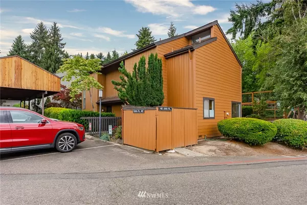 3400 108th PL NE #2, Bellevue, WA 98004