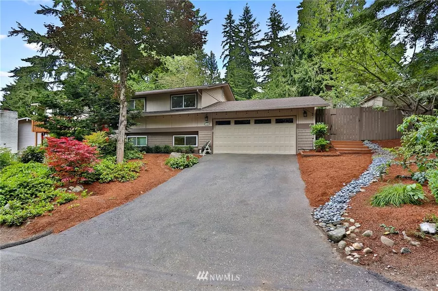 18 Mt Pilchuck AVE NW, Issaquah, WA 98027