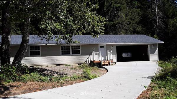 40 NE Schooner CT, Belfair, WA 98528