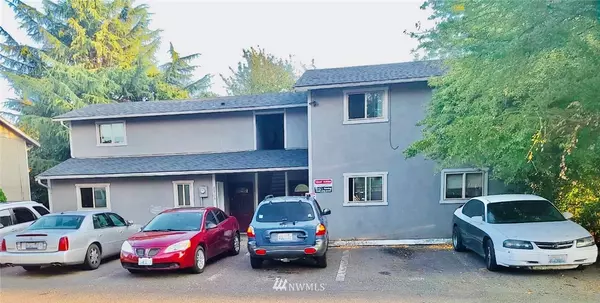 2703 S 256 Street Pl, Kent, WA 98032