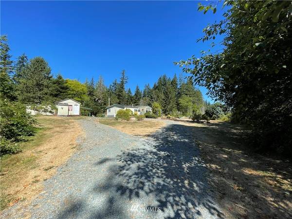 401 Evergreen Park RD, Camano Island, WA 98282