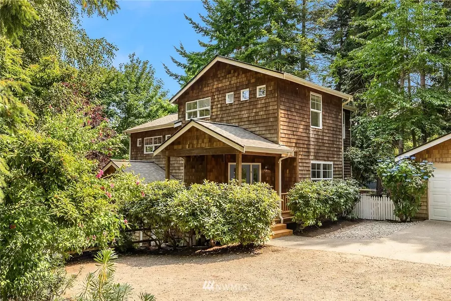 6314 NE Jordan Dr, Bainbridge Island, WA 98110