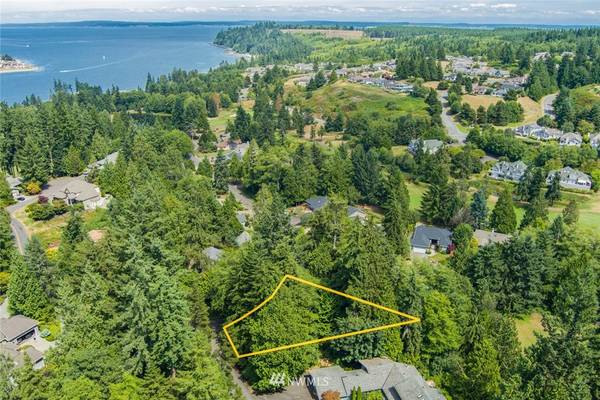 301 Highland DR, Port Ludlow, WA 98365