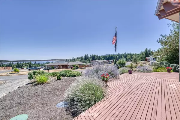 Sequim, WA 98382,561 Rhododendron DR