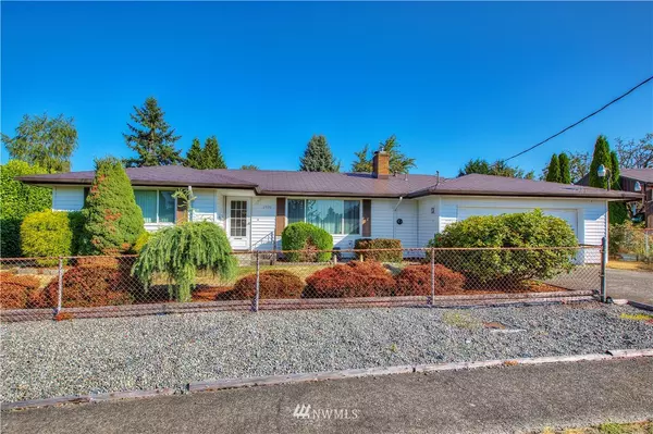 2920 NE 8th PL, Renton, WA 98056