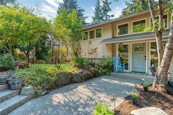 125 Mount Pilchuck AVE NW, Issaquah, WA 98027