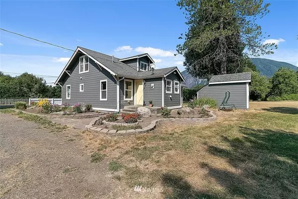 1015 NW 14th ST, North Bend, WA 98045