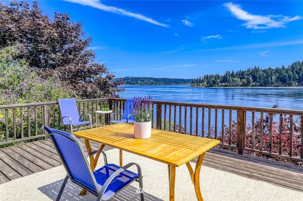 3270 Point White DR NE, Bainbridge Island, WA 98110