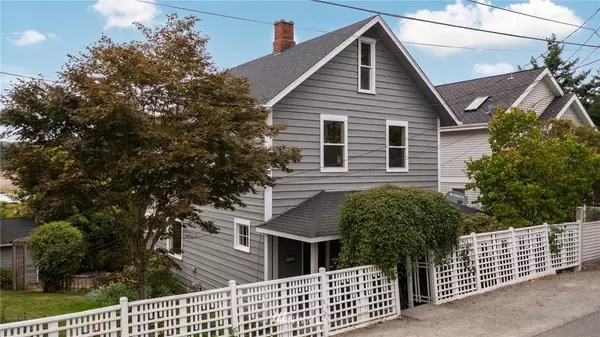 514 S 3rd ST, La Conner, WA 98257