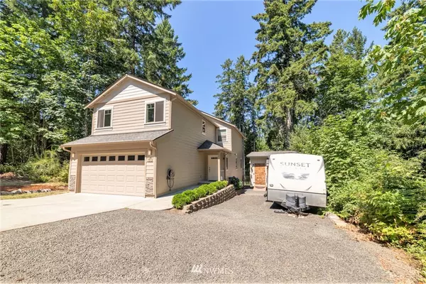 150 E Sunset View LN, Belfair, WA 98528