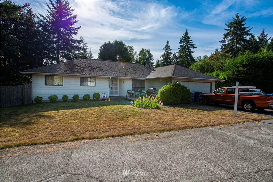 6049 NE 200th ST, Kenmore, WA 98028