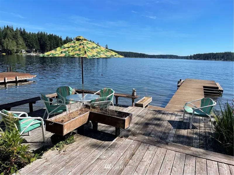 2810 E Mason Lake DR W, Grapeview, WA 98546