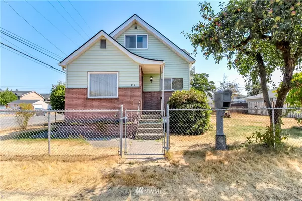 4501 S Warner, Tacoma, WA 98409