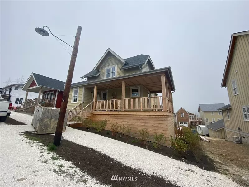 71 Horizon ST, Pacific Beach, WA 98571