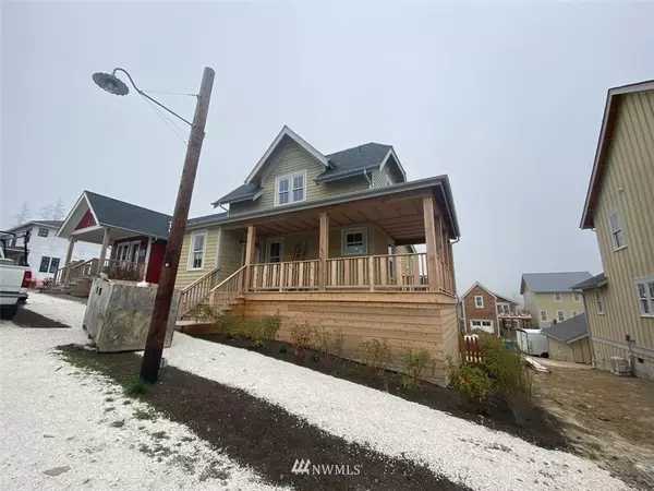 71 Horizon ST, Pacific Beach, WA 98571