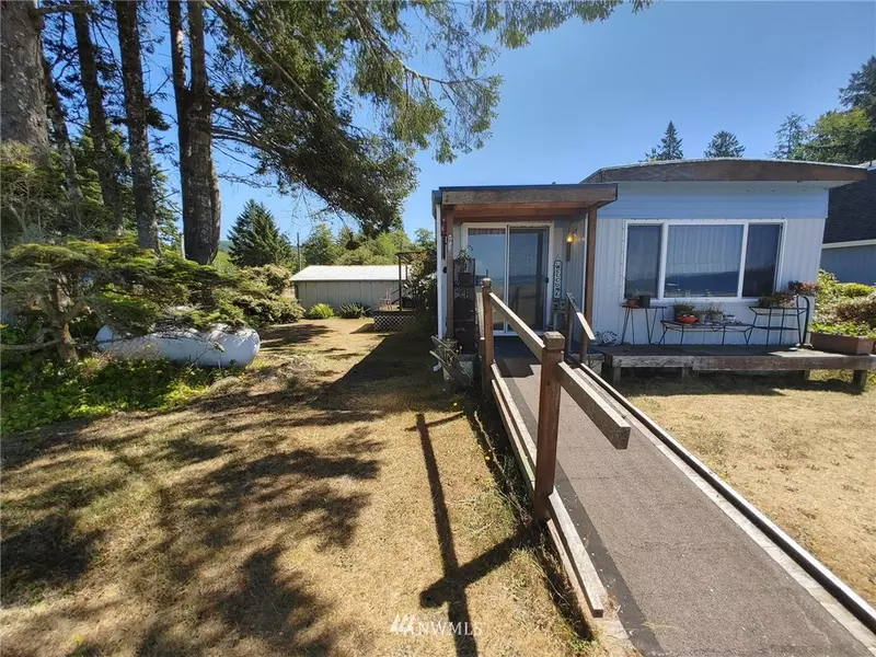 131 Salt Air ST, Clallam Bay, WA 98326