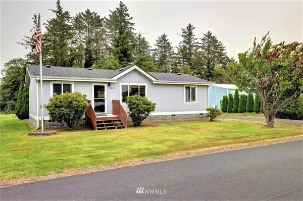 6815 Ortelius DR, Ilwaco, WA 98624