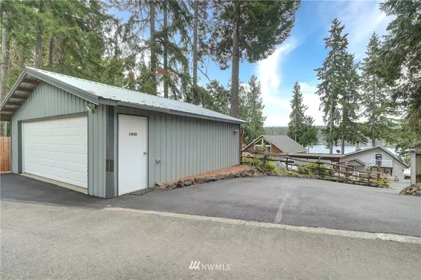 Grapeview, WA 98546,1430 E Mason Lake DR W