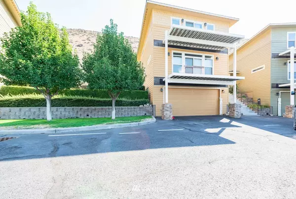 9341 NW Canyon DR #C33, Quincy, WA 98848